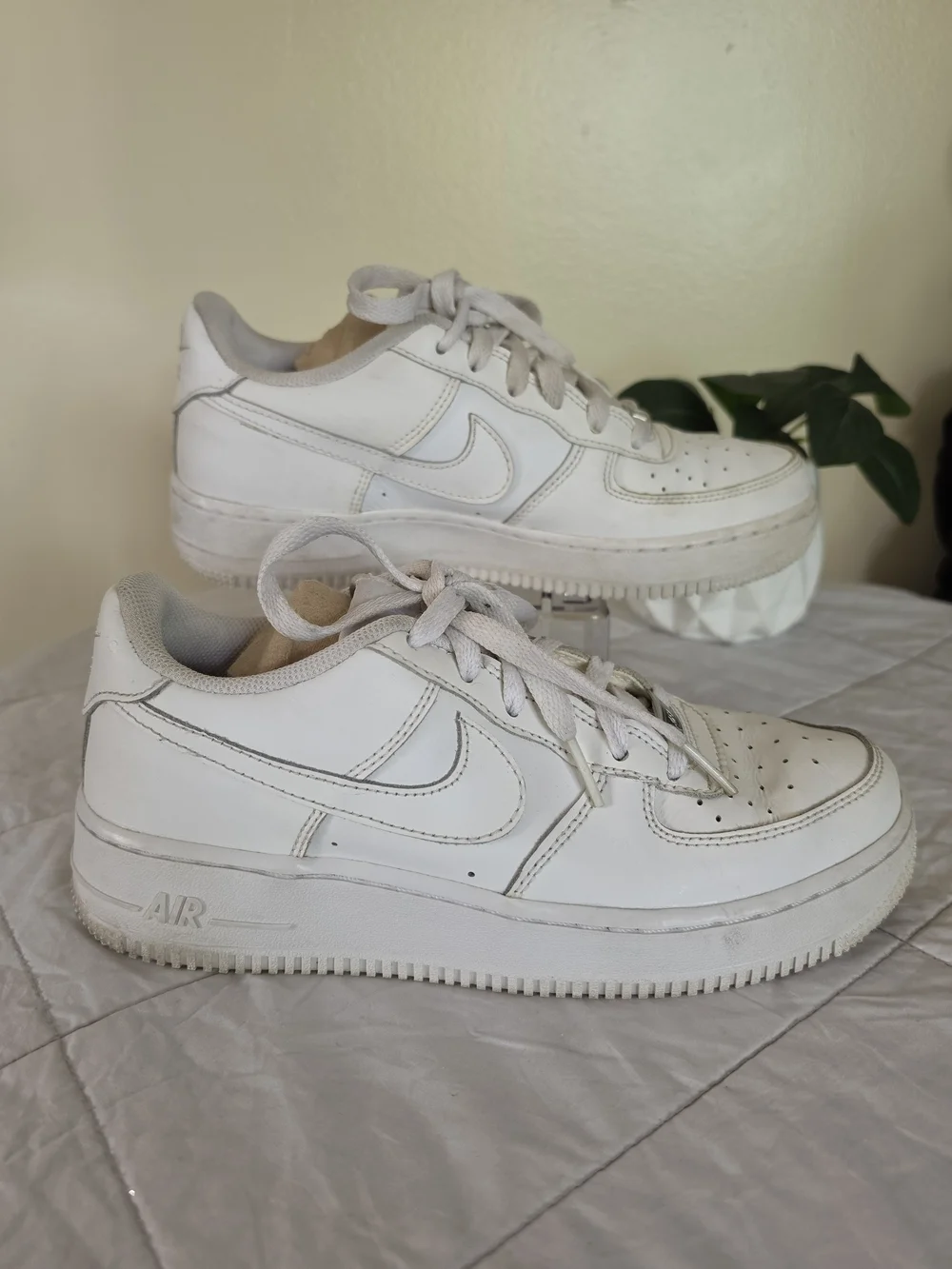 Nike Air Force Low-Top Sneaker White Size 6.5 Youth Unisex